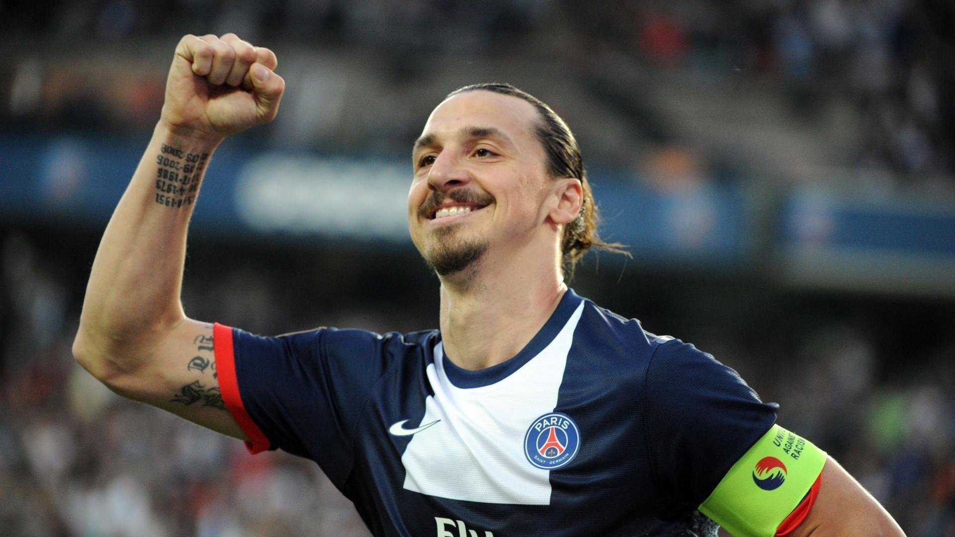 球员运营个人品牌工作室，退役后职业转型有保障，球员专属logo