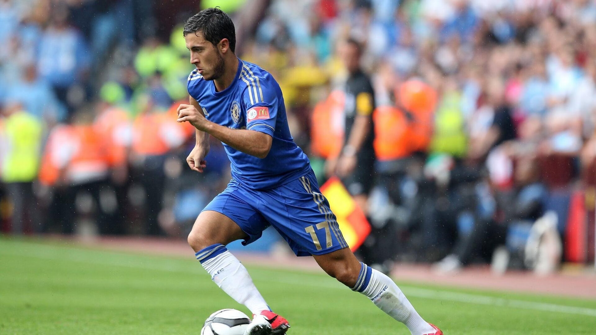 英超逆境突围：顽强拼搏成就奇迹，英超最大逆转夺冠